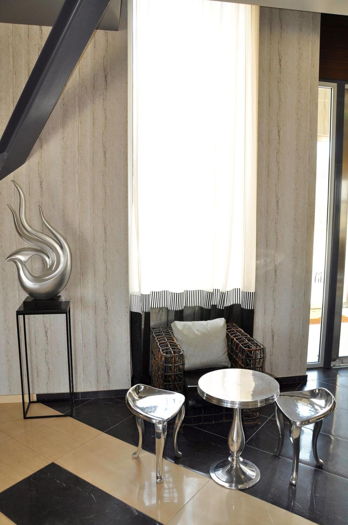 Gallery Art Hotel 3*